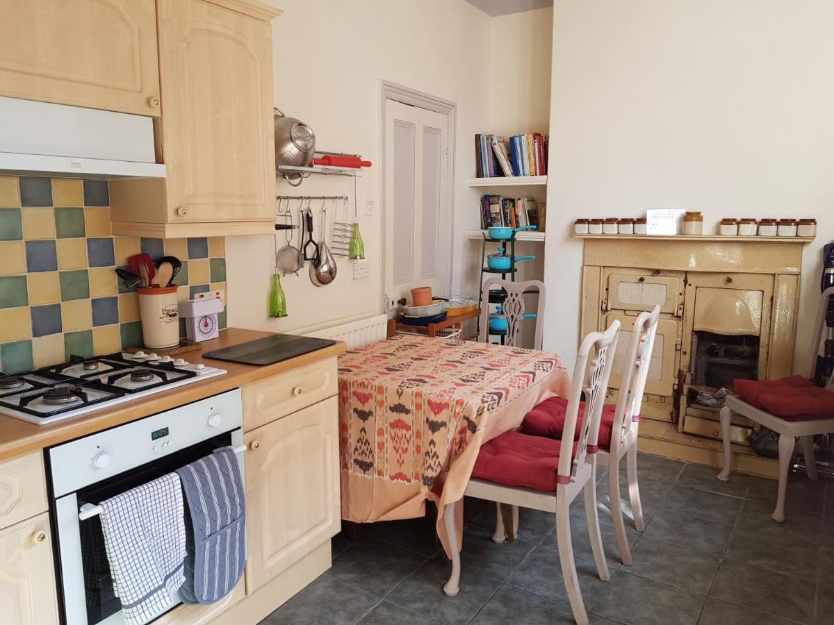 Lingdale 4 Bedroom House & Trundlebed Option Экстерьер фото
