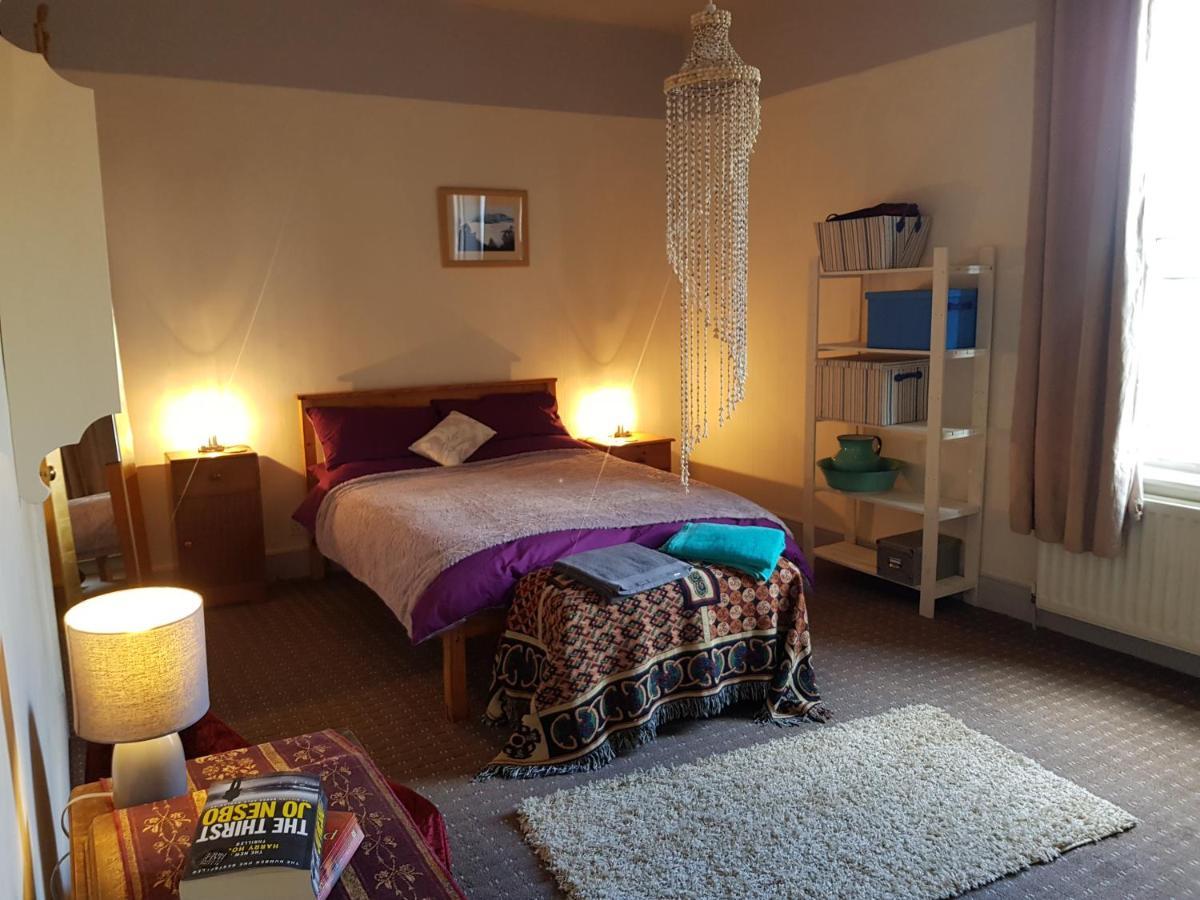 Lingdale 4 Bedroom House & Trundlebed Option Экстерьер фото